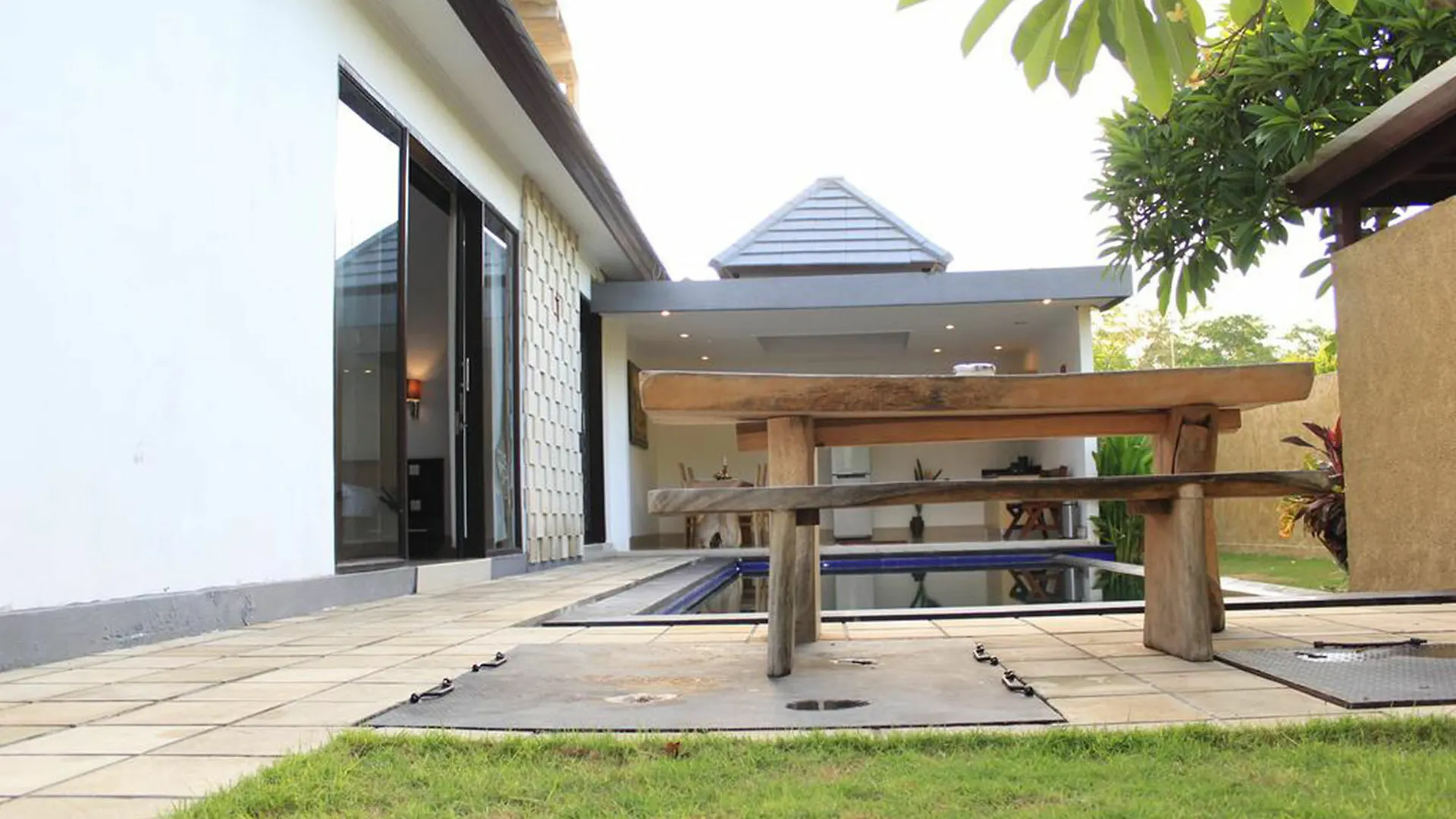 Grand Nismara Villa Seminyak Indonesia